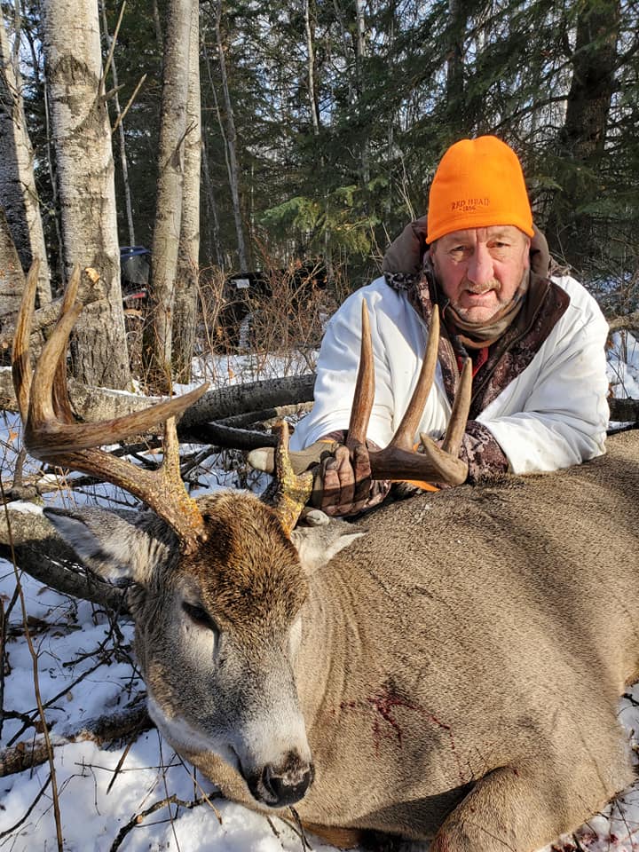 Trophy hunting Whitetail Deer with Saskatchewan Big Buck Adventures