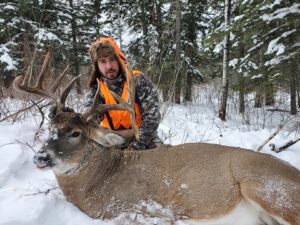 Another 2021 successful Trophy Whitetail hunter with Saskatchewan Big Buck Adventures.